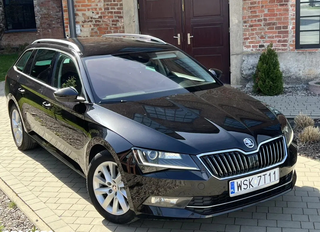 skoda superb Skoda Superb cena 74500 przebieg: 189000, rok produkcji 2019 z Kowary